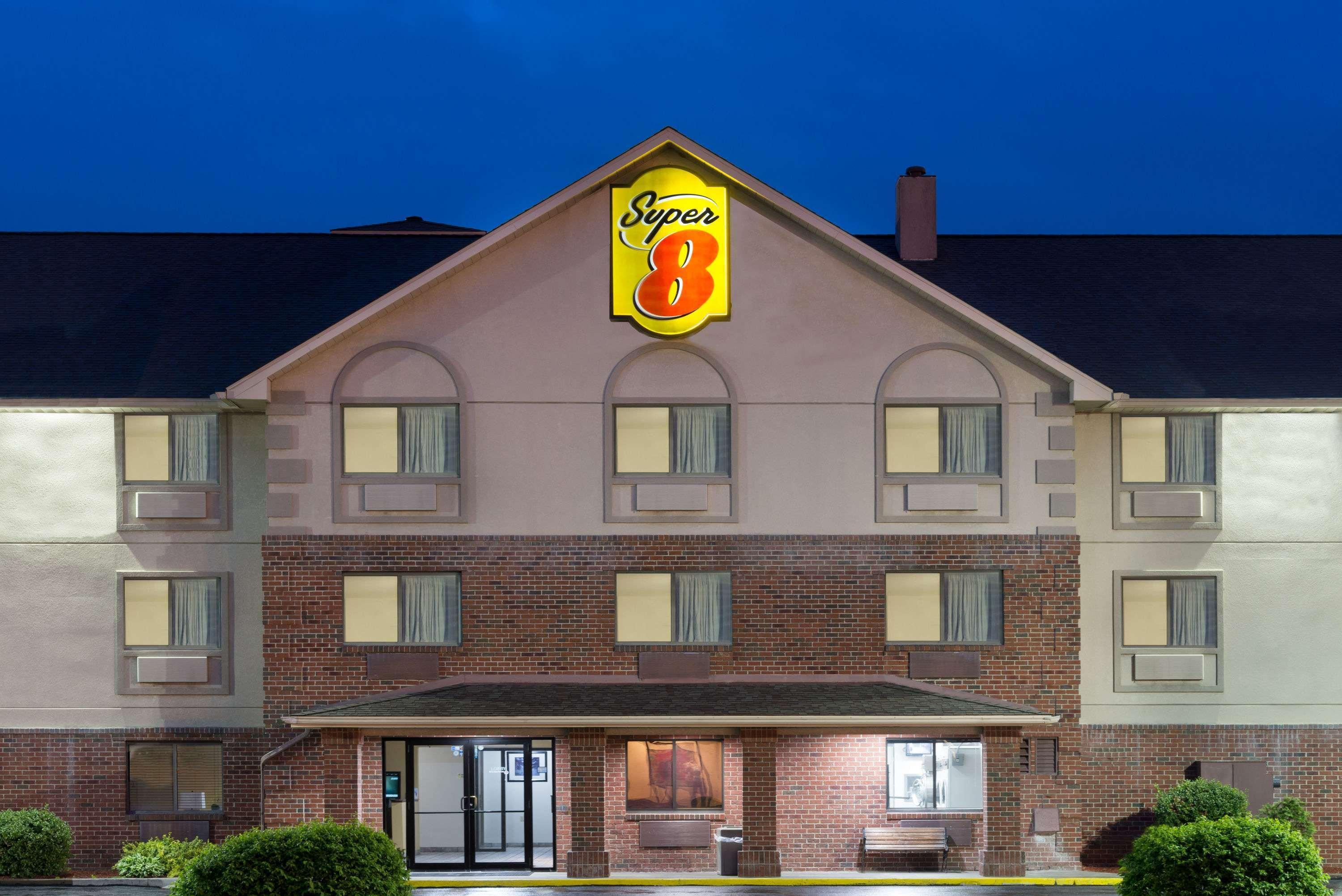 فندق مورغانتاون، فيرجينيا الغربيةفي  سوبر 8 باي ويندام مورجان تاون المظهر الخارجي الصورة